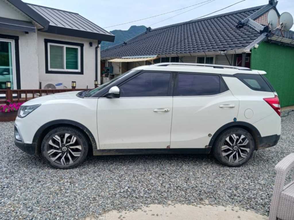 Ssangyong Tivoli - Vista 6