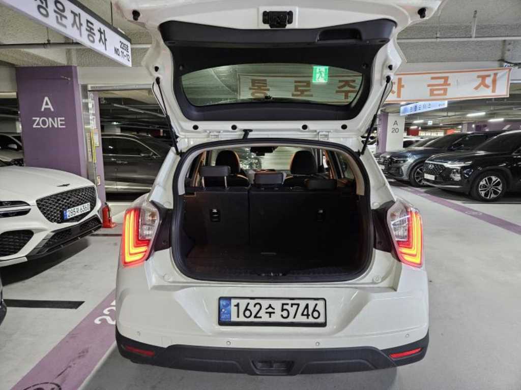 Ssangyong Tivoli - Vista 8