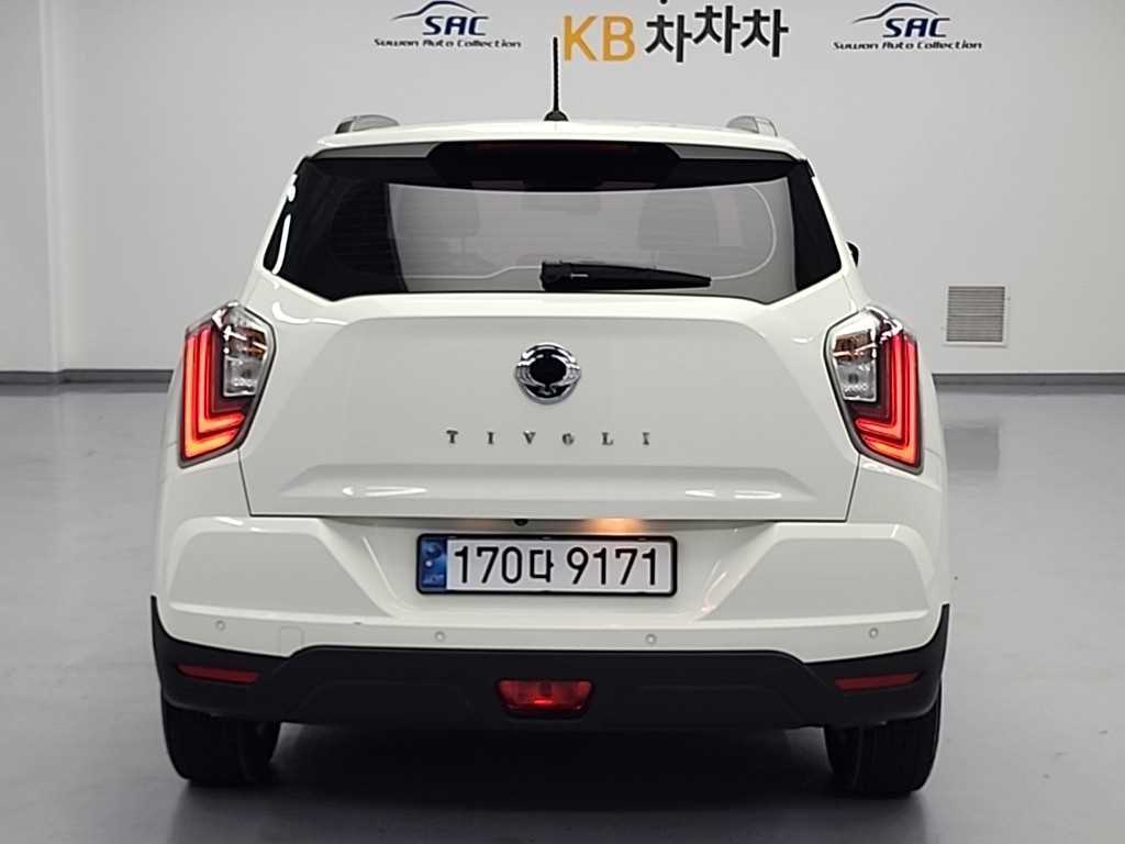 Ssangyong Tivoli - Vista 3