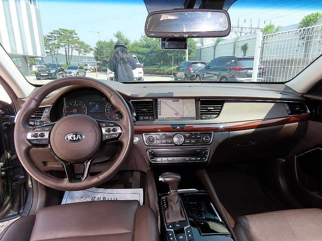 KIA K7 - Vista 9