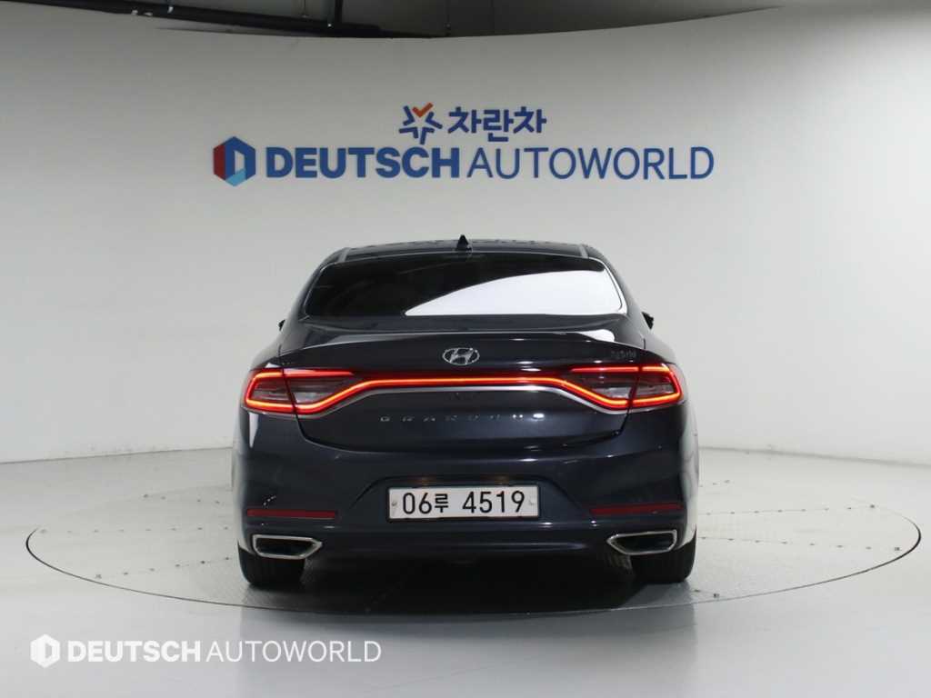 HYUNDAI Grandeur - Vista 6