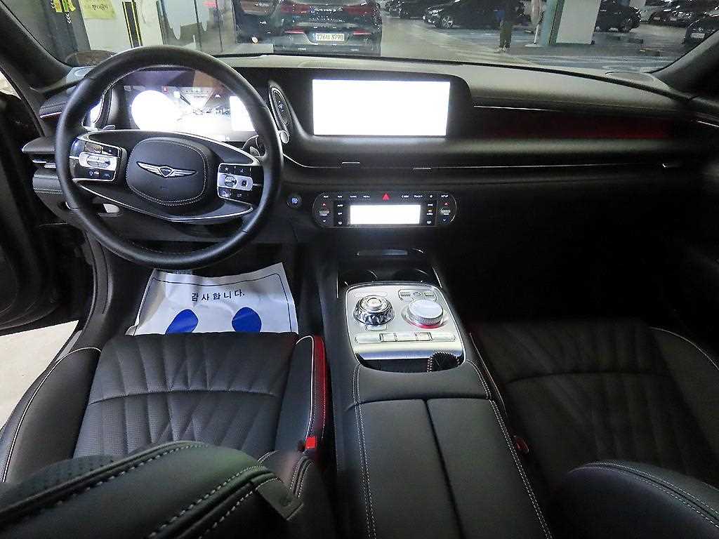 Genesis G90 - Vista 12