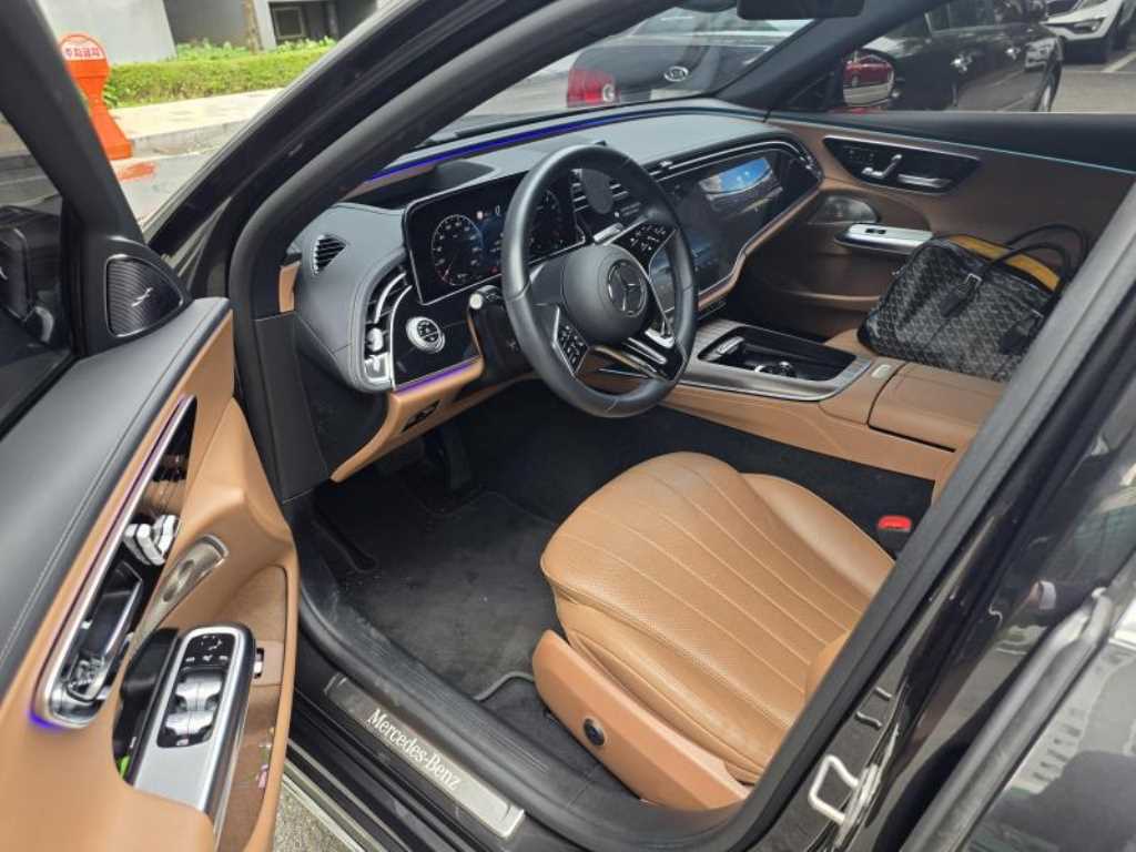 Mercedes Benz E class - Vista 8