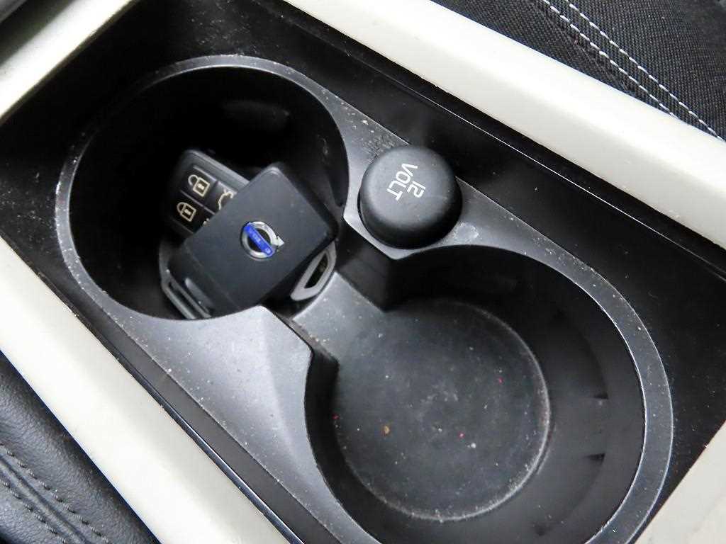 Volvo V40 2014 Negro - Importación desde Corea - HF Imports Iquique - Foto 14