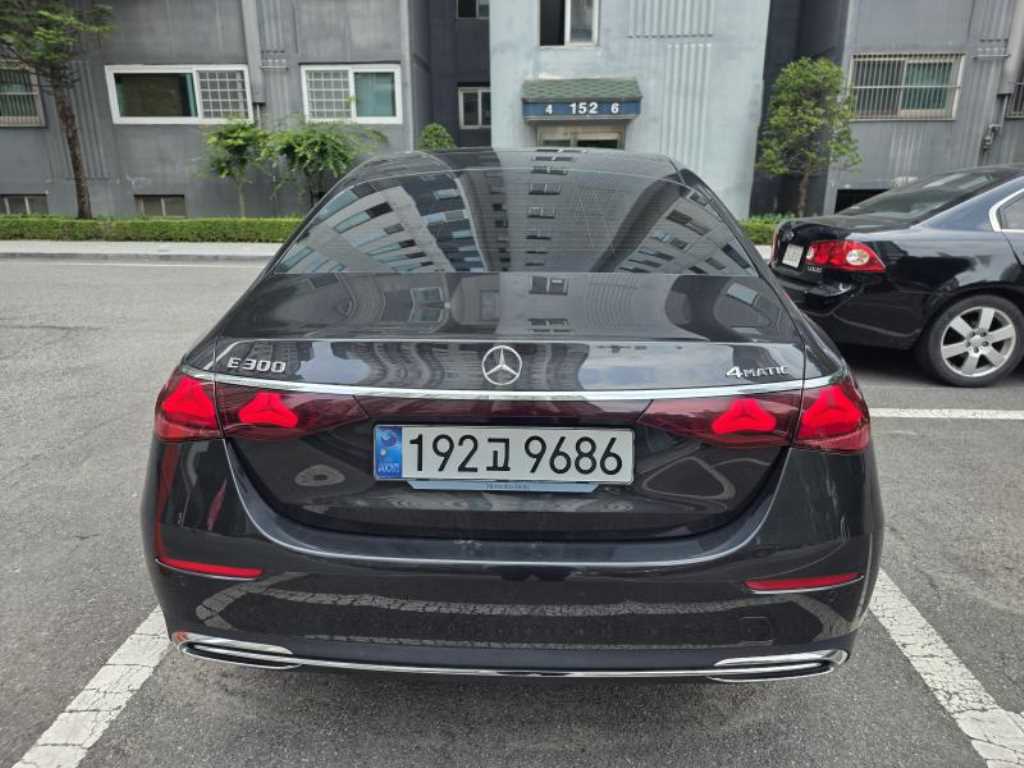 Mercedes Benz E class - Vista 7