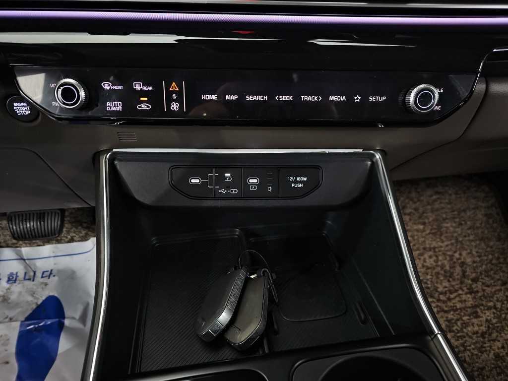 KIA Carnival - Vista 12