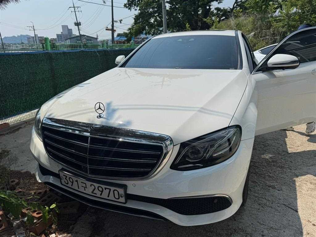 Mercedes Benz E class 2020 Blanco - Importación desde Corea - HF Imports Iquique - Foto 1