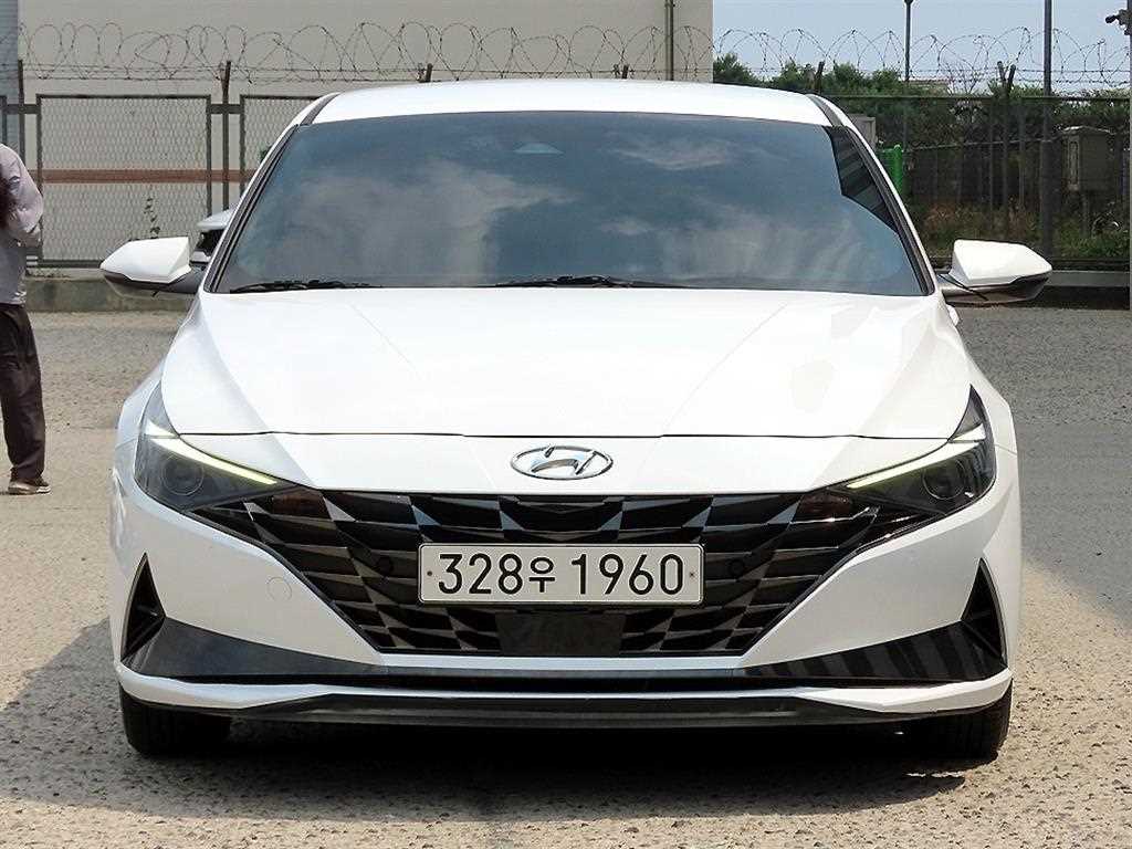 HYUNDAI Avante 2021 Blanco - Importación desde Corea - HF Imports Iquique - Foto 1