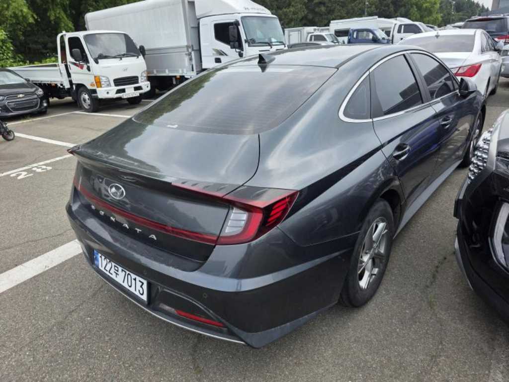 HYUNDAI Sonata - Vista 3