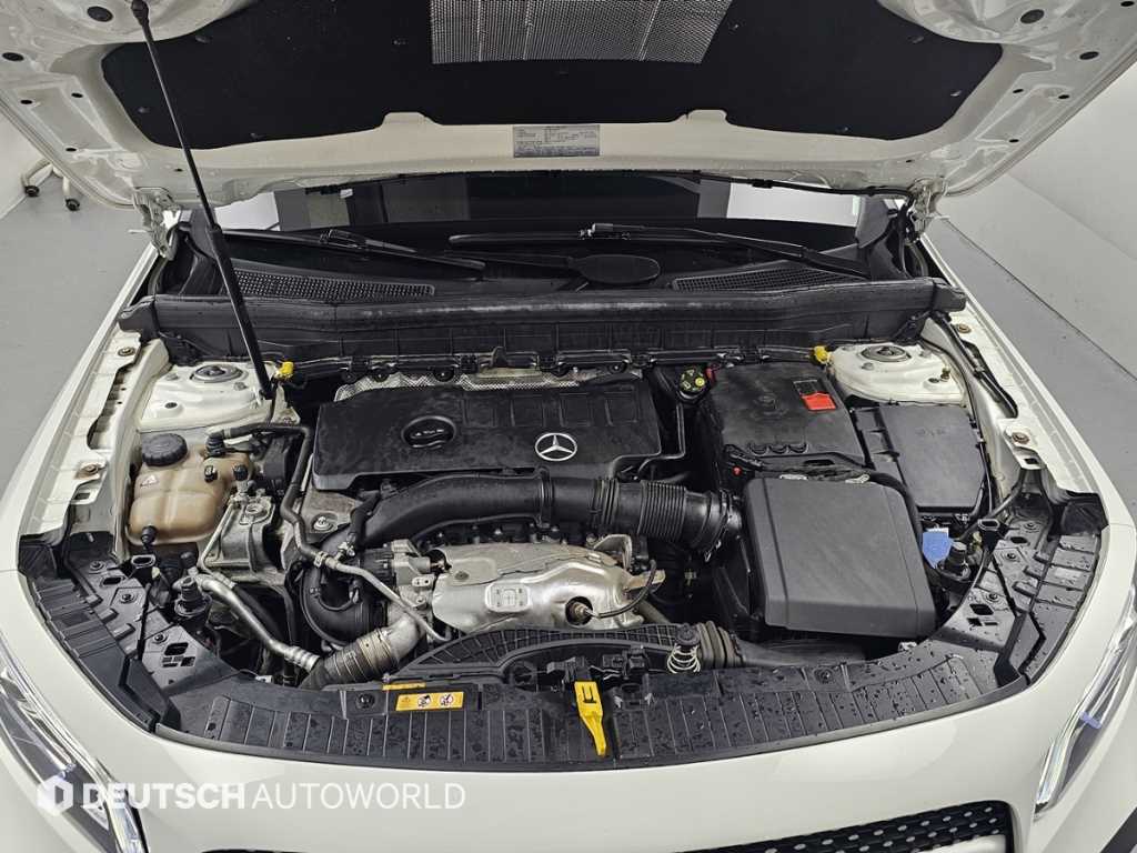 Mercedes Benz GLB Class - Vista 8
