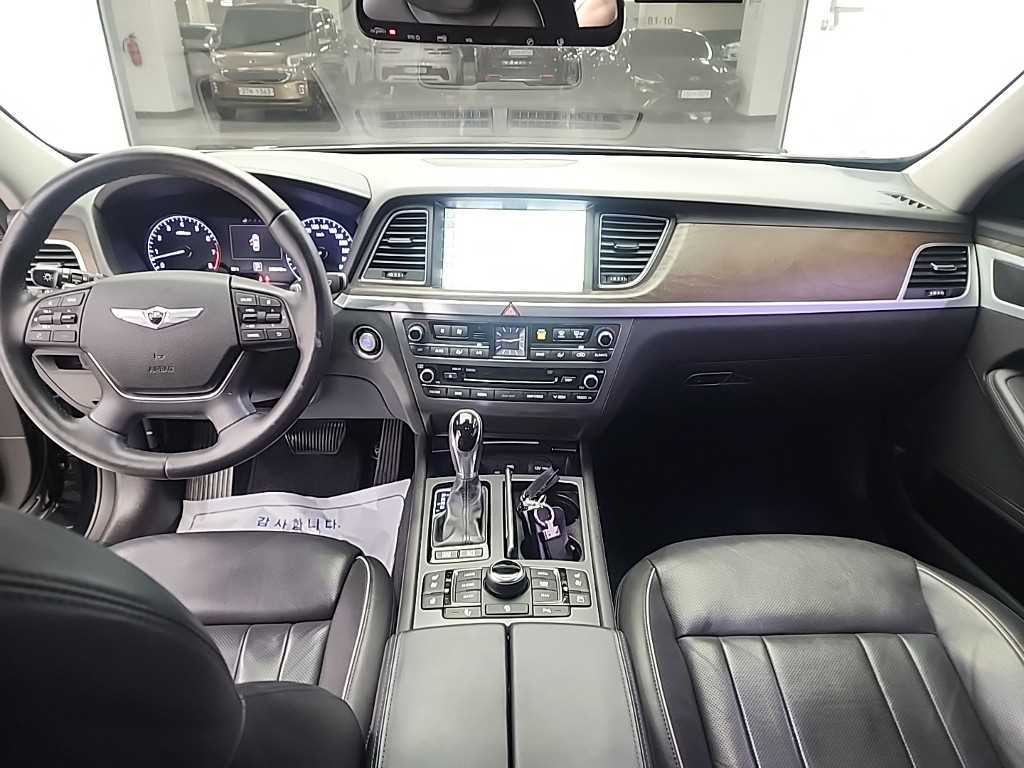 HYUNDAI Genesis - Vista 9