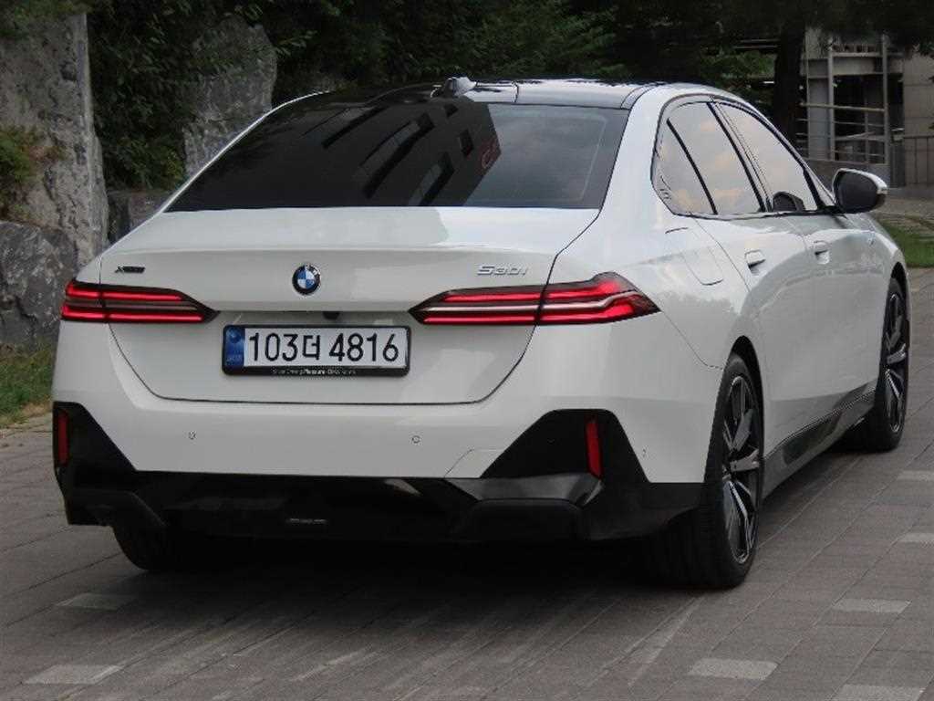 BMW 5 Series - Vista 3