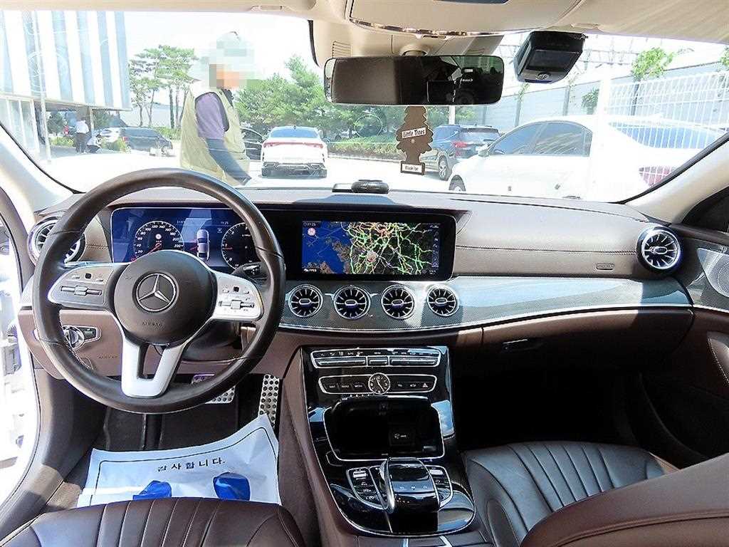 Mercedes Benz CLS Class - Vista 9