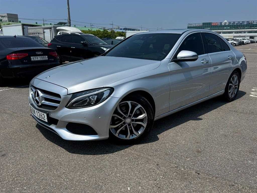 Mercedes Benz C Class - Vista 3