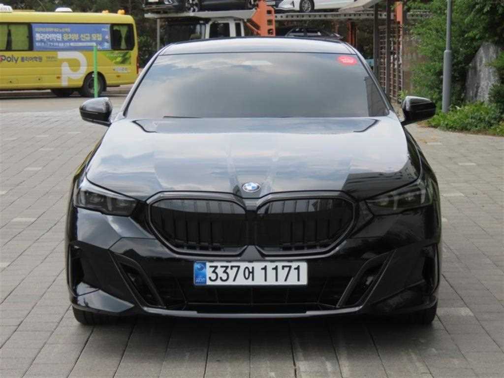 BMW 5 Series 2025 Negro - Importación desde Corea - HF Imports Iquique - Foto 1