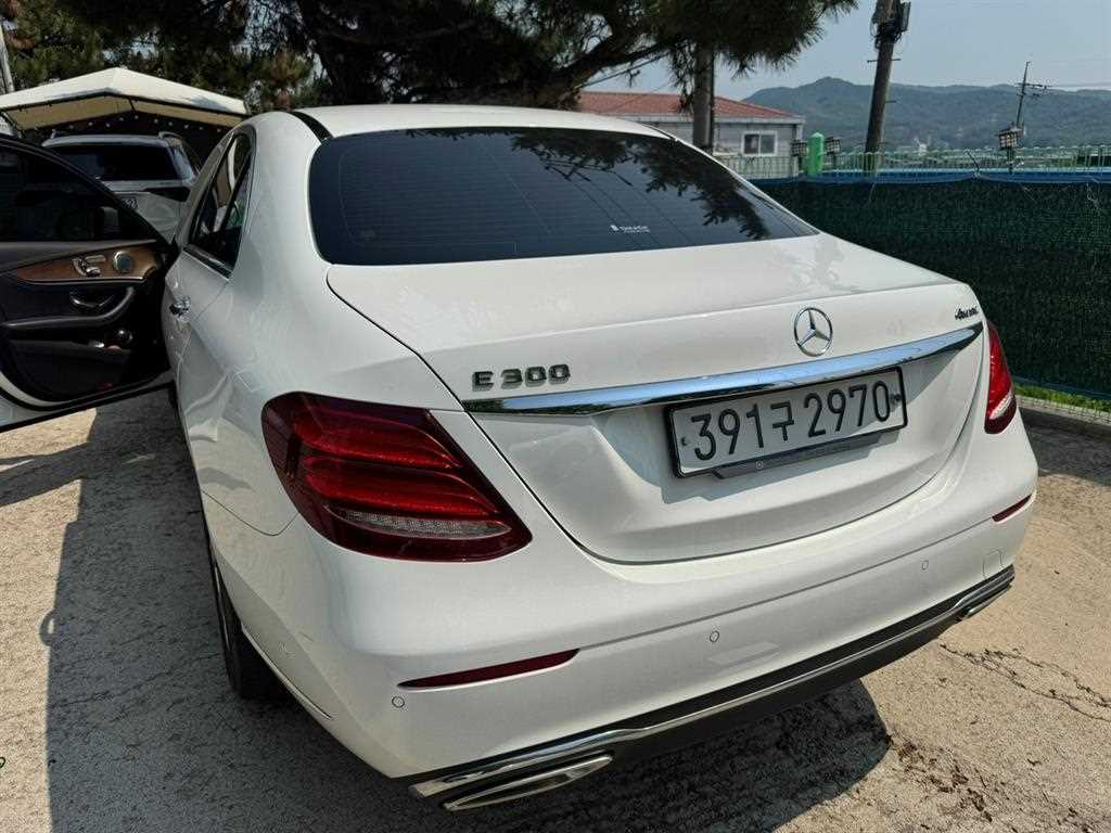 Mercedes Benz E class - Vista 2