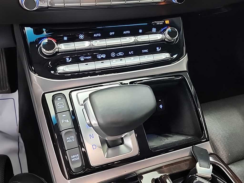 Genesis EQ900 - Vista 10