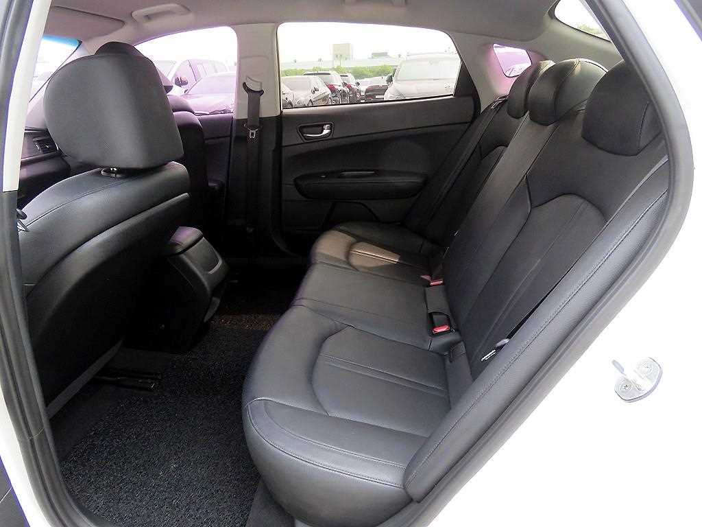 KIA K5 - Vista 8