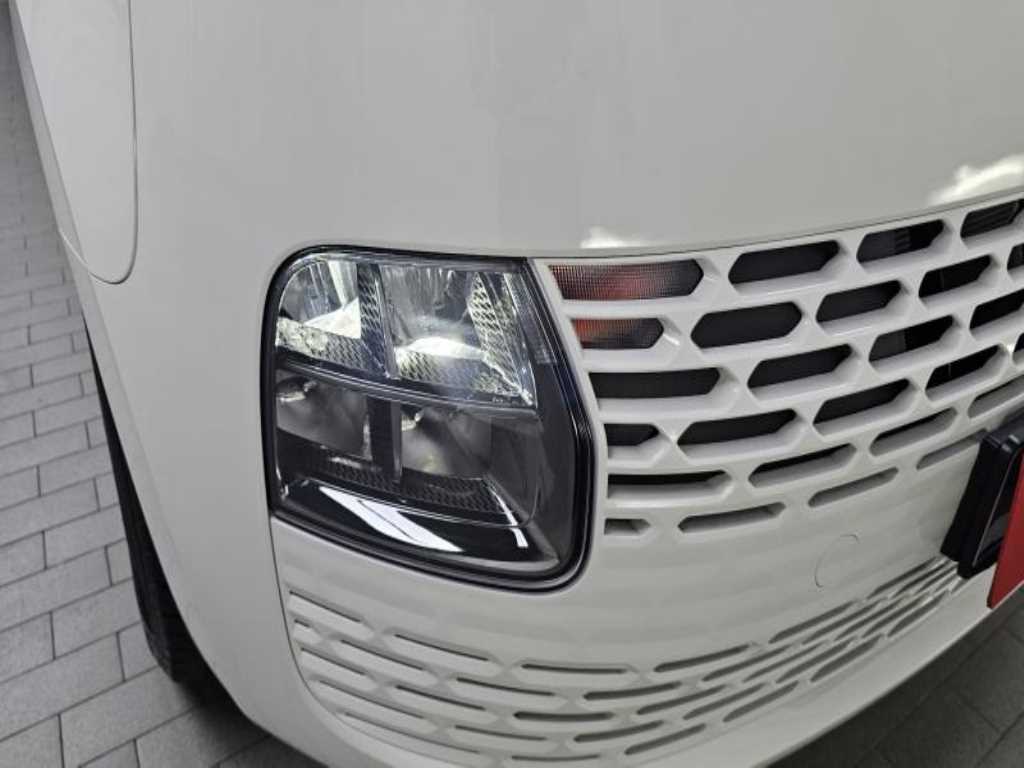 HYUNDAI Staria - Vista 8