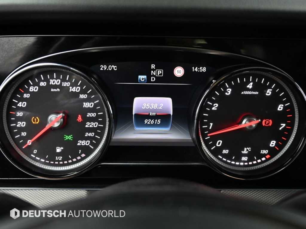 Mercedes Benz E class - Vista 10