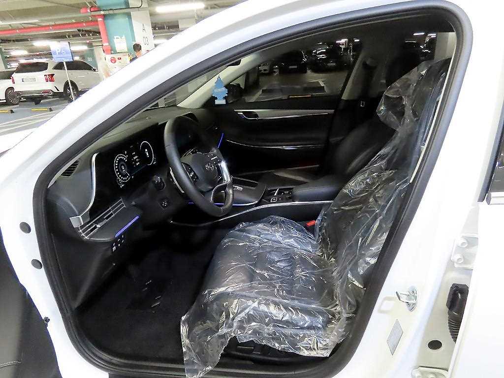 HYUNDAI Grandeur - Vista 9