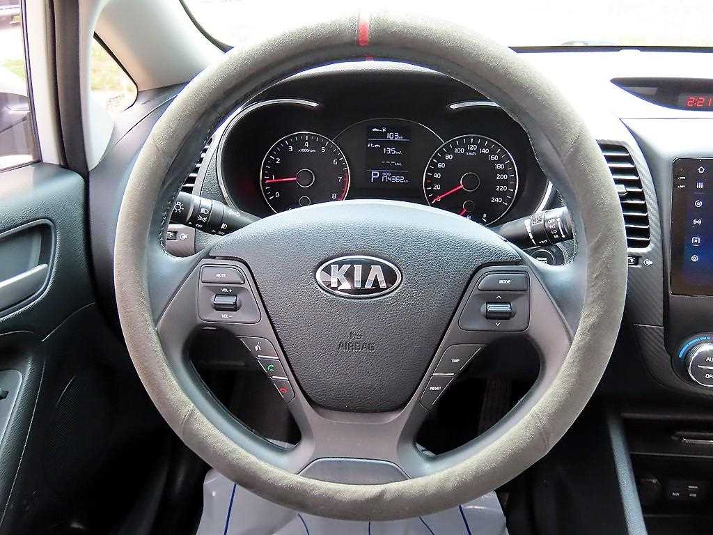 KIA K3 - Vista 9