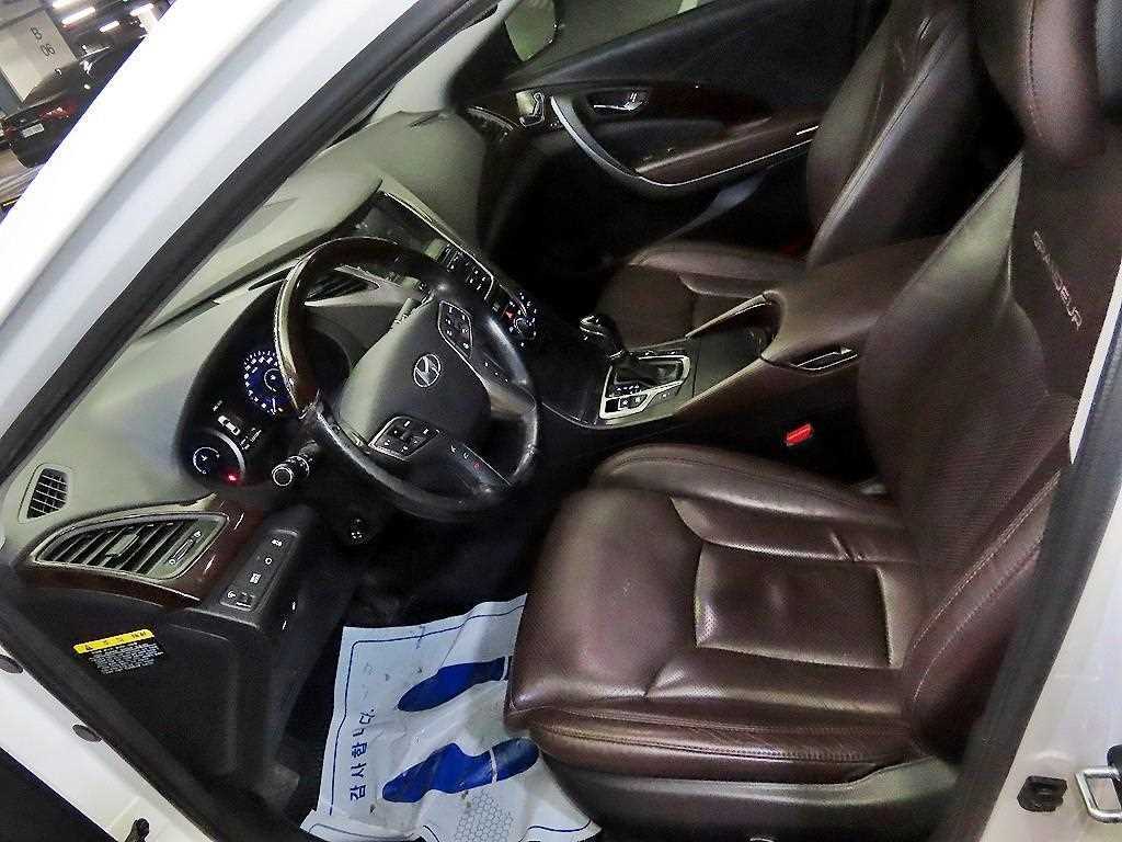 HYUNDAI Grandeur - Vista 8