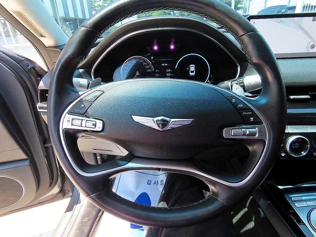 Genesis G80 - Vista 10