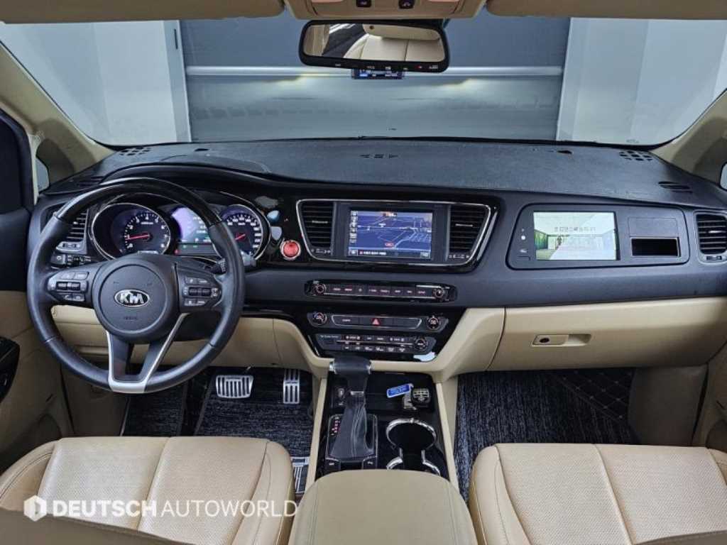 KIA Carnival - Vista 9