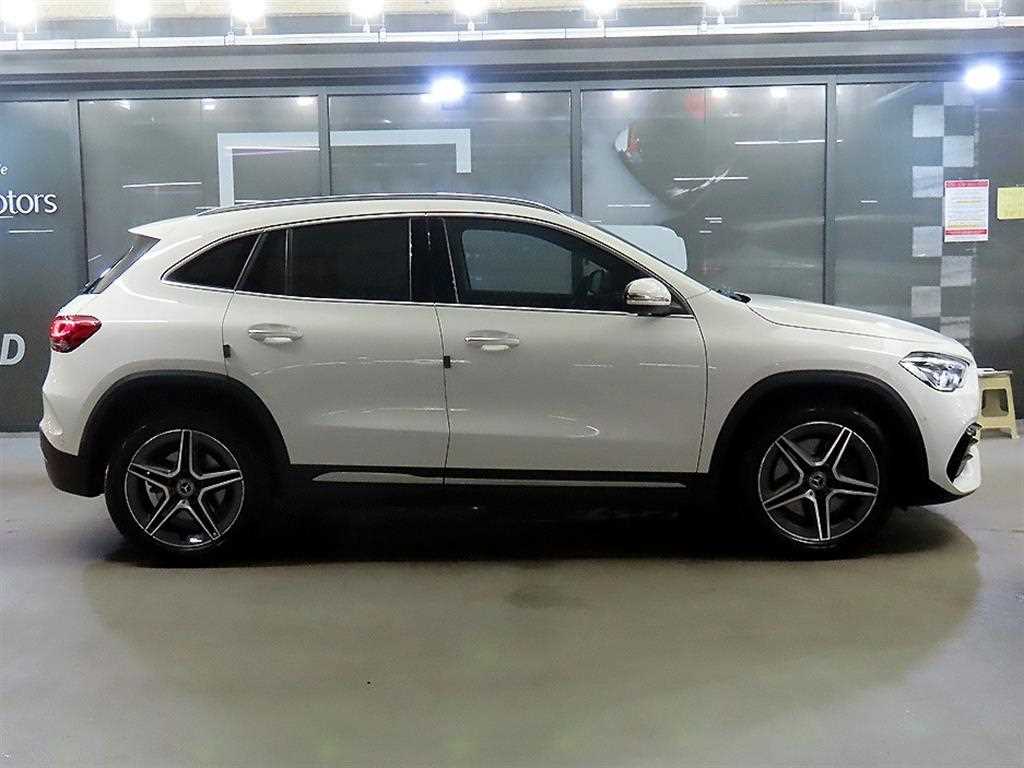 Mercedes Benz GLA Class - Vista 3