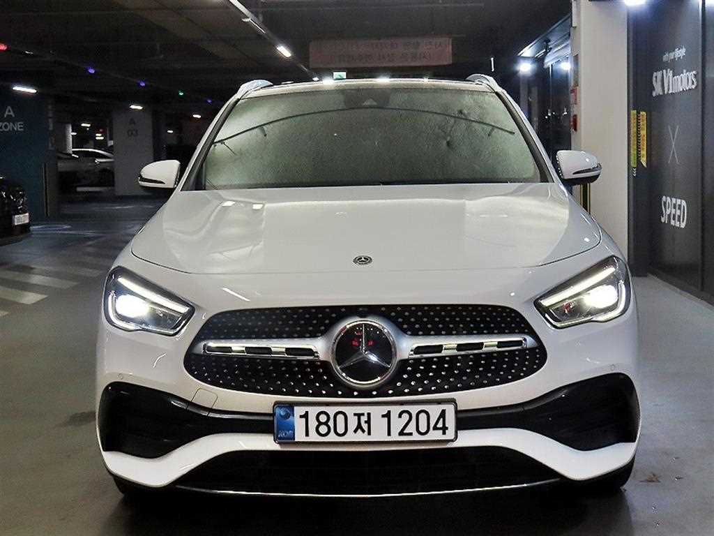 Mercedes Benz GLA Class - Vista 2