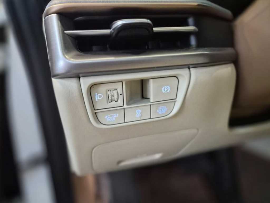 HYUNDAI Grandeur - Vista 11