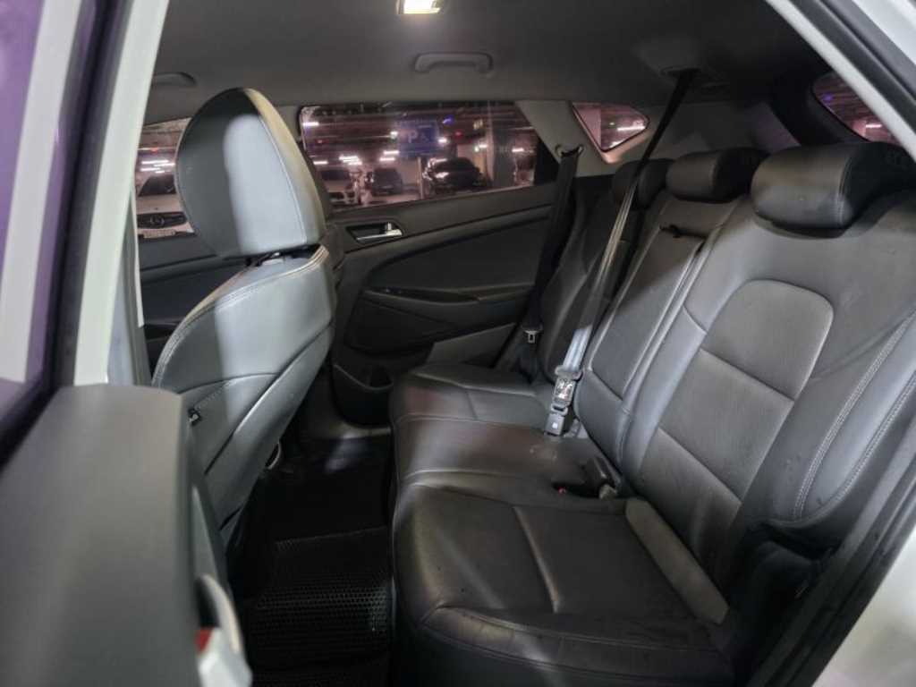 HYUNDAI Tucson - Vista 10