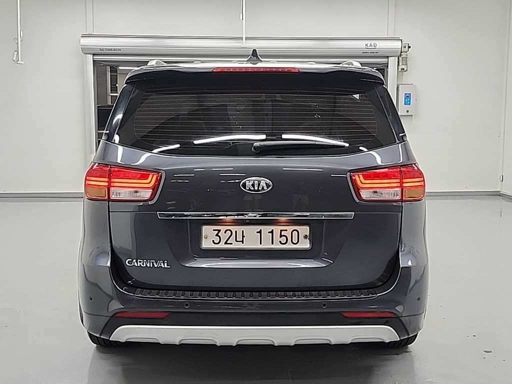 KIA Carnival - Vista 3
