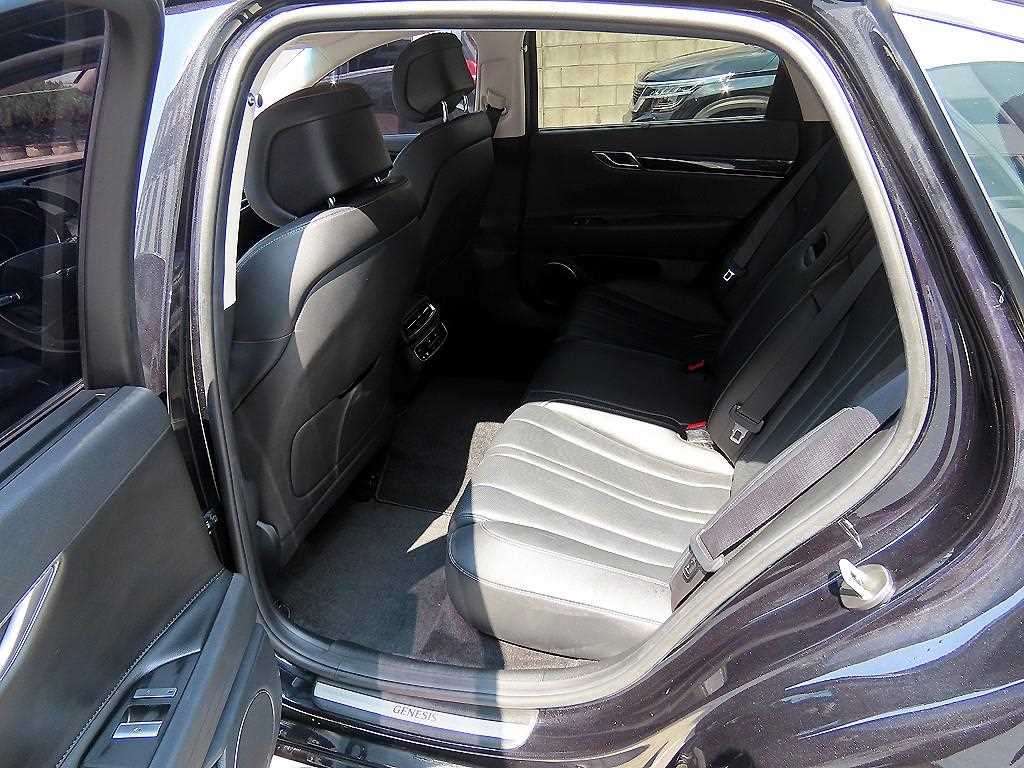 Genesis G80 - Vista 8