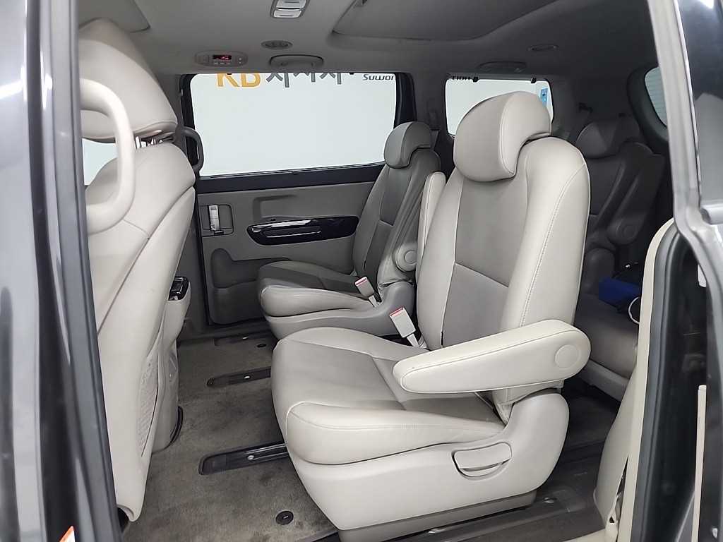KIA Carnival 2017 Gris - Importación desde Corea - HF Imports Iquique - Foto 13