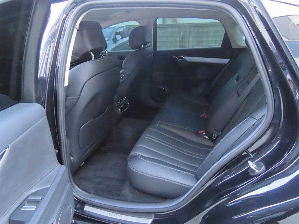 Genesis G80 - Vista 8