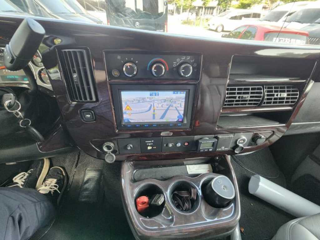 Chevrolet Express van - Vista 10