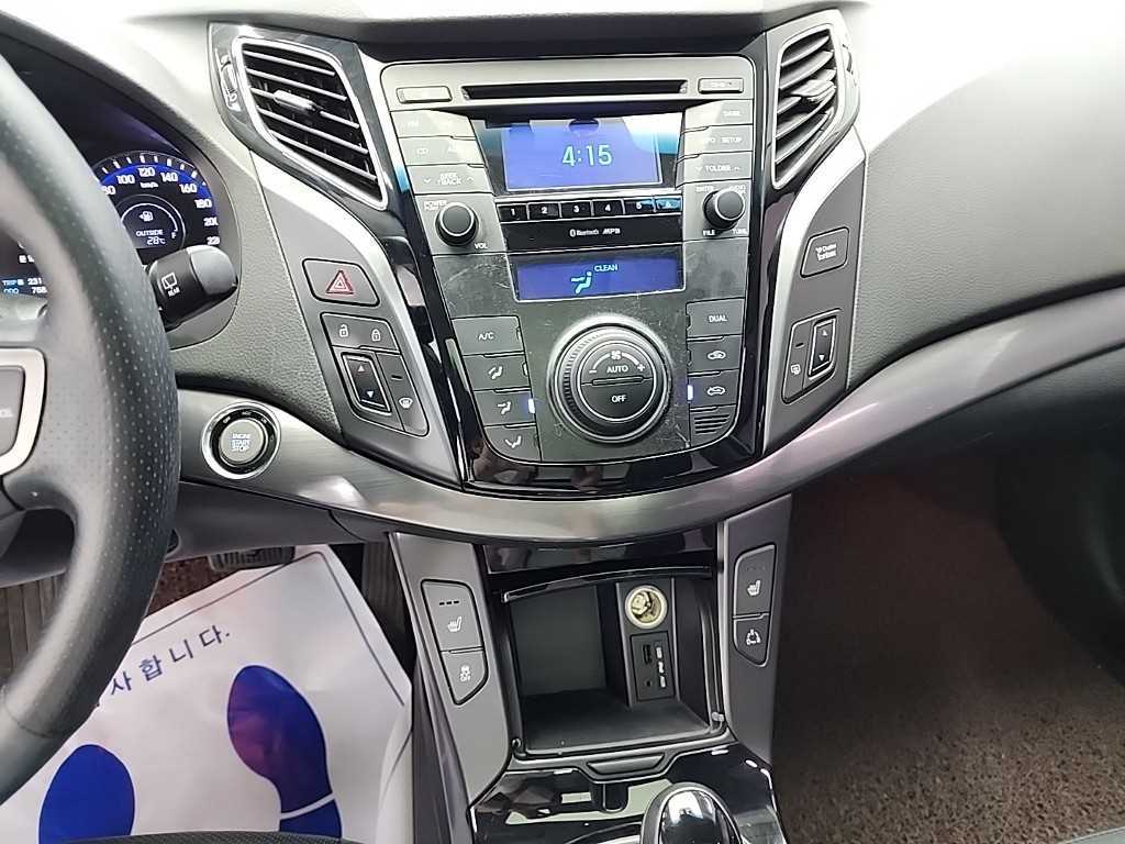 HYUNDAI i40 - Vista 12