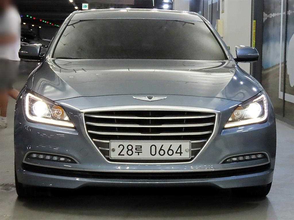 HYUNDAI Genesis - Vista 2