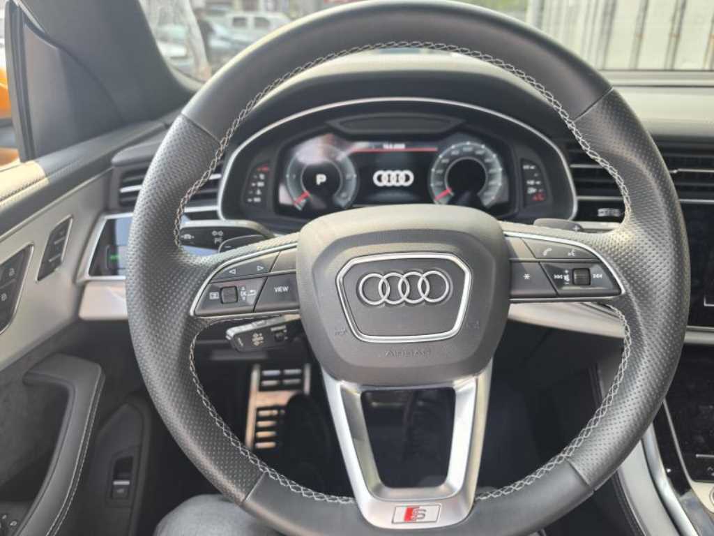 Audi Q8 - Vista 11