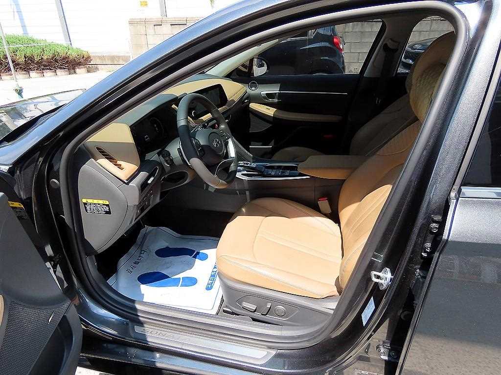 HYUNDAI Sonata - Vista 7