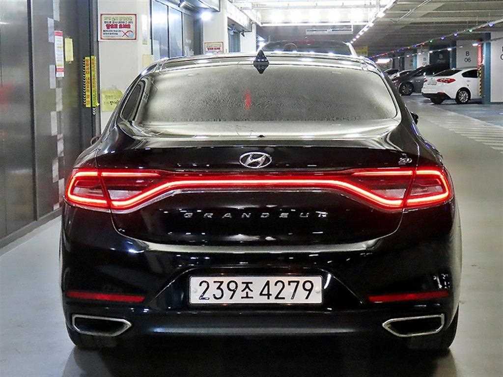 HYUNDAI Grandeur - Vista 7