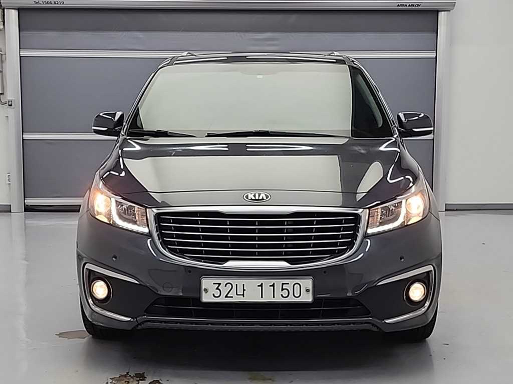 KIA Carnival - Vista 2