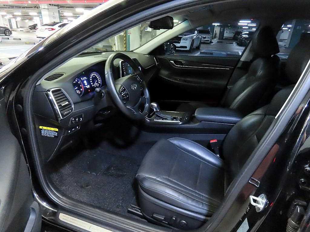 HYUNDAI Grandeur - Vista 8