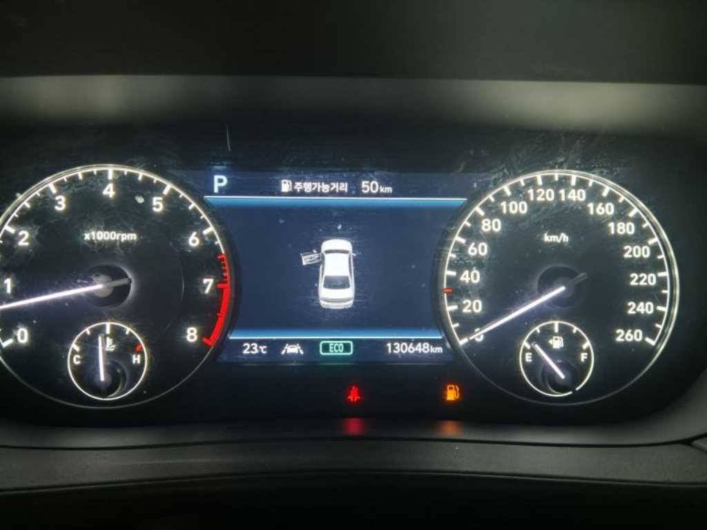 Genesis G90 - Vista 8