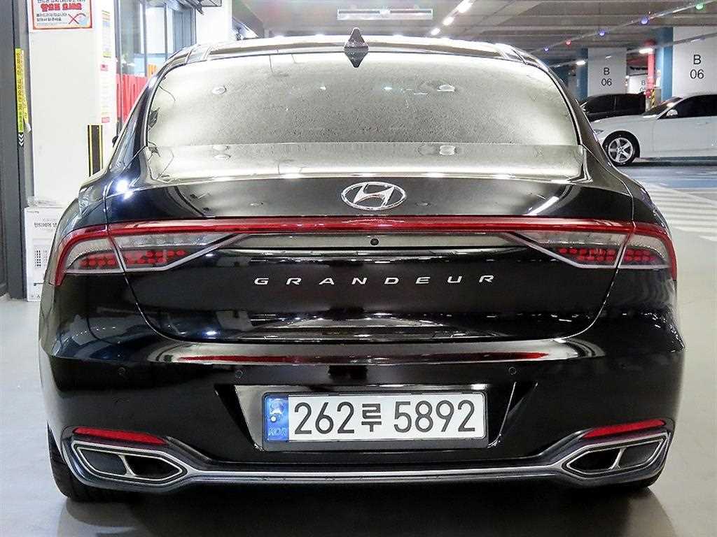 HYUNDAI Grandeur - Vista 7