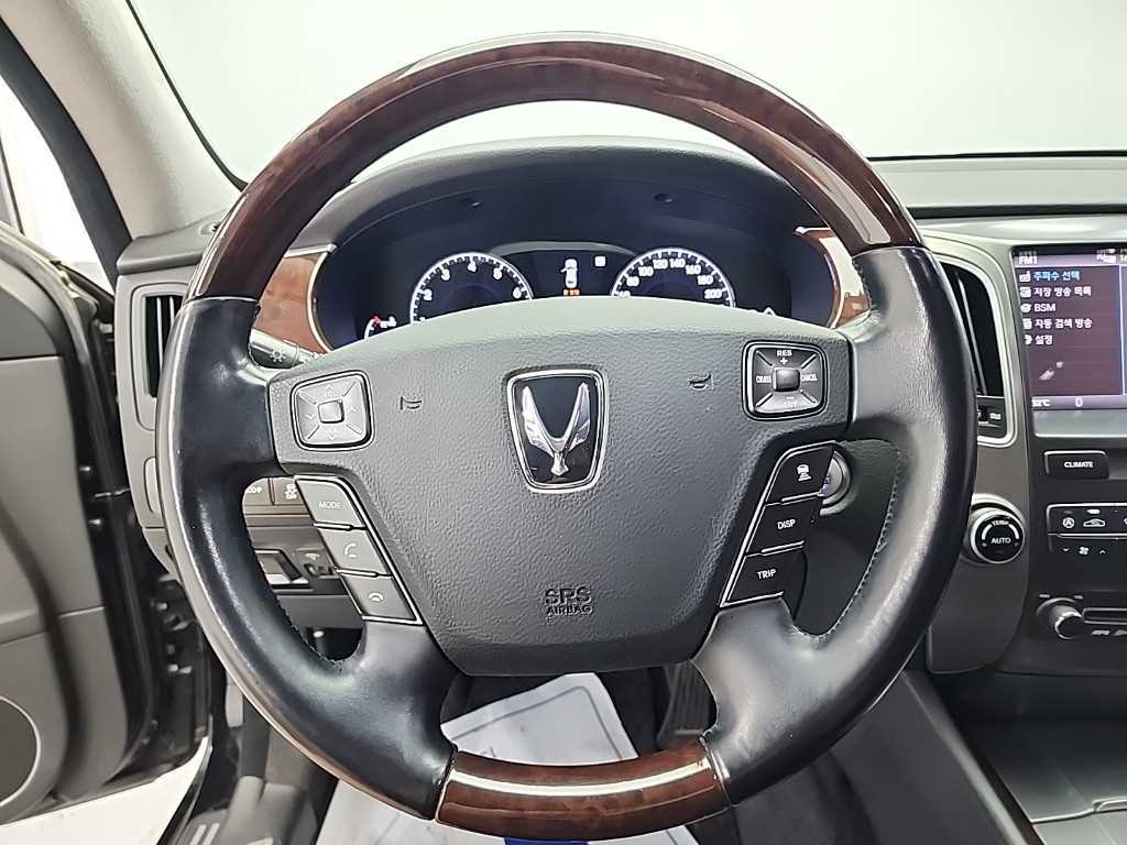 HYUNDAI Equus - Vista 11