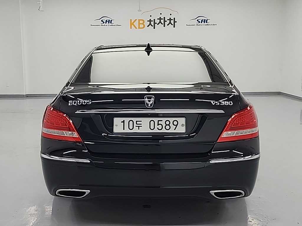 HYUNDAI Equus - Vista 3