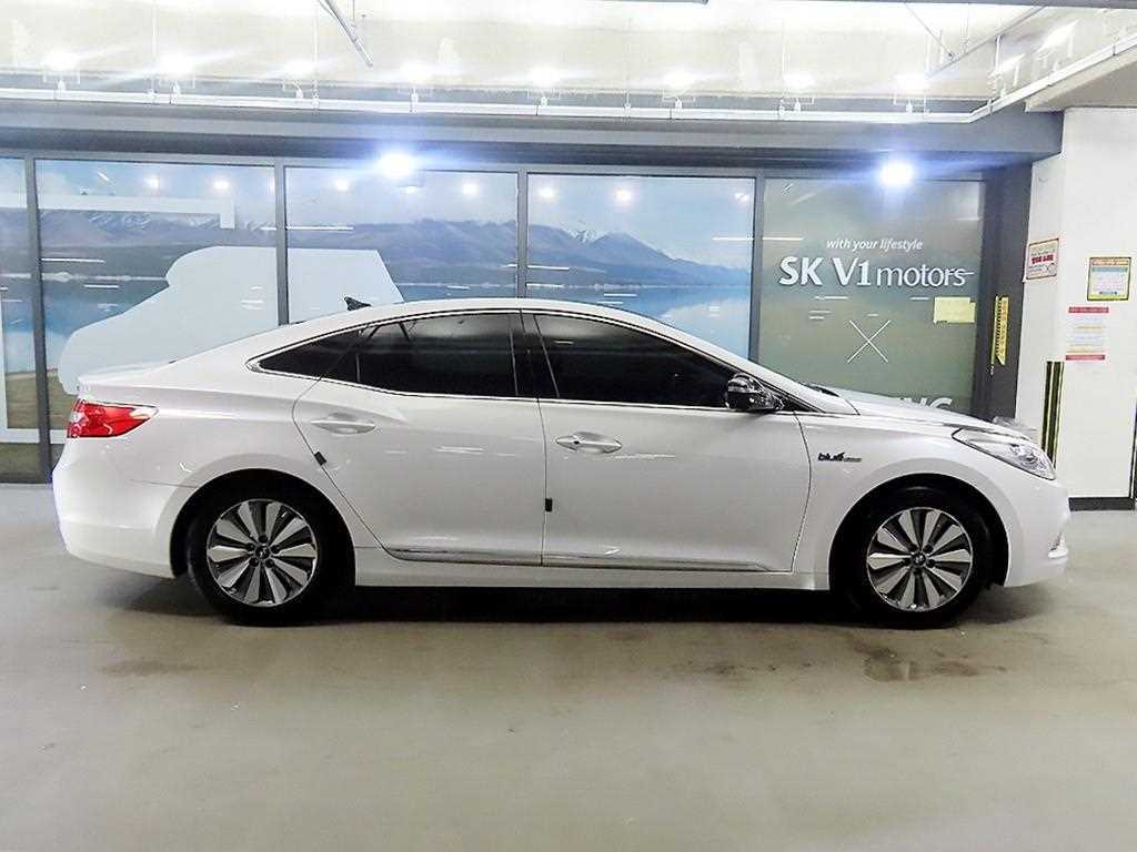 HYUNDAI Grandeur - Vista 3